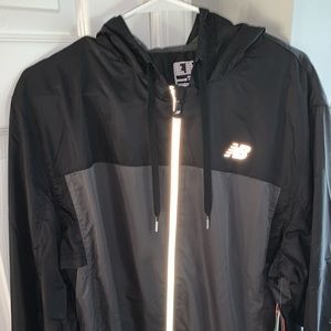NEW BALANCE MEN’S LIGHTWEIGHT JACKET
